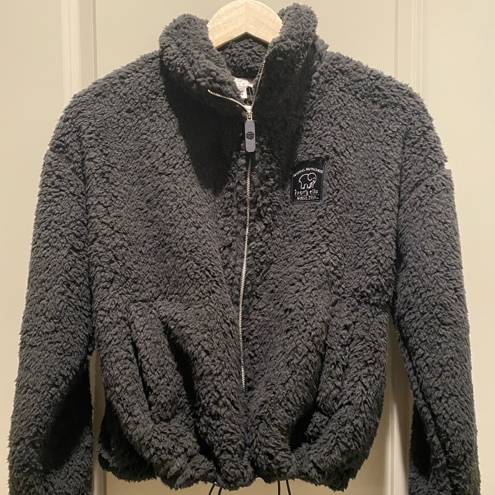 Black Sherpa Ivory Ella Full-Zip Jacket ✨